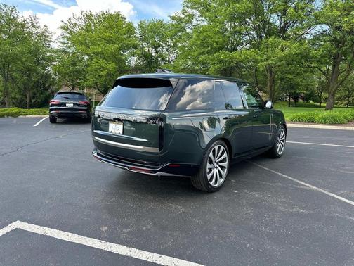 2025 Land Rover Range Rover P530 SE