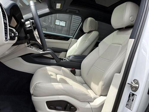 2022 Porsche Cayenne Platinum Edition
