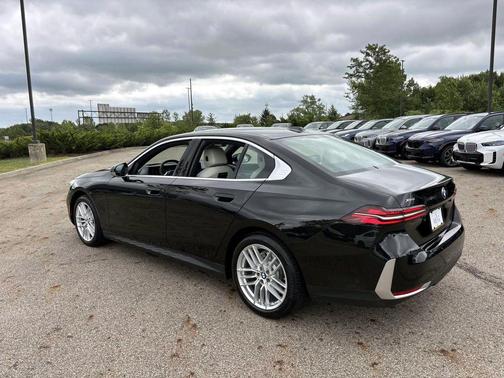 2025 BMW 530 i xDrive