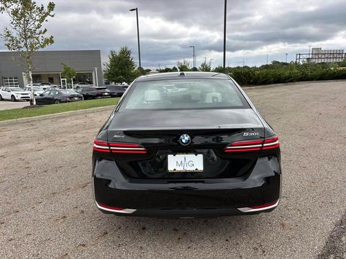 2025 BMW 530 i xDrive