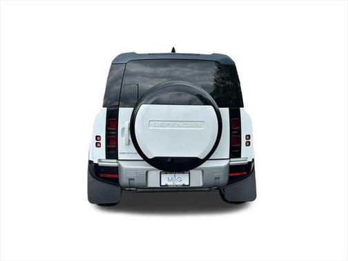 2025 Land Rover Defender 110 P300