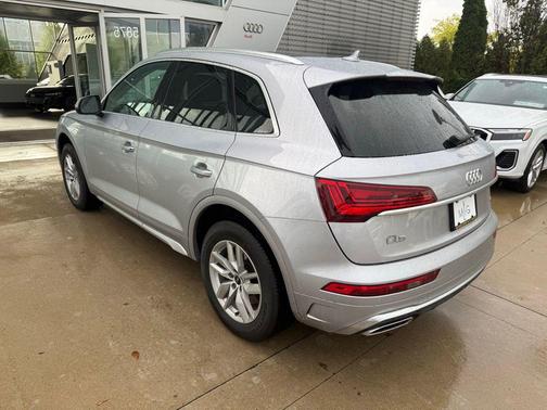 2023 Audi Q5 45 S line Premium