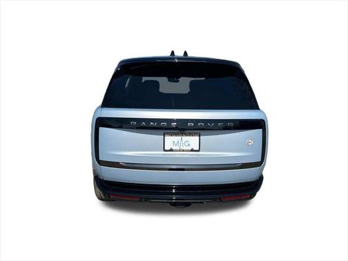 2025 Land Rover Range Rover P615 SV