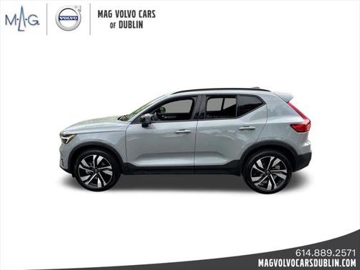 2025 Volvo XC40 B5 Plus Dark Theme
