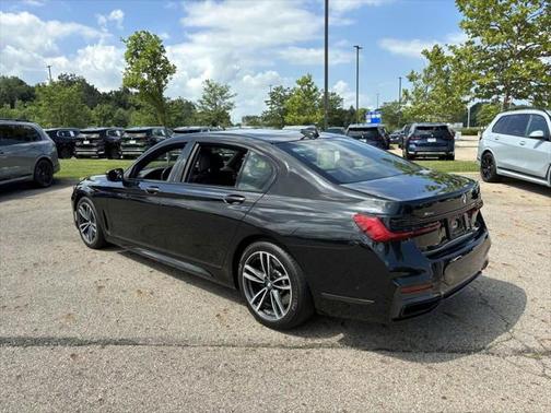 2022 BMW 750 i xDrive