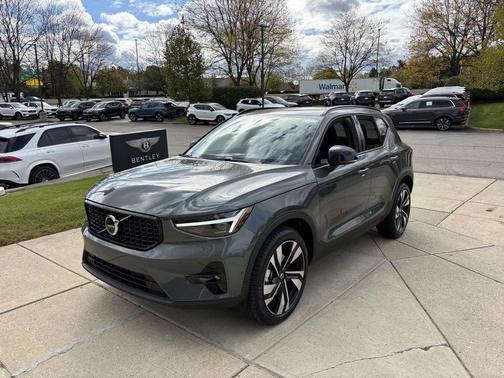 2026 Volvo XC40 B5 Ultra
