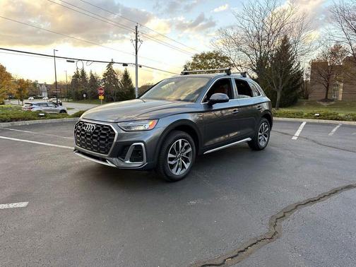 2022 Audi Q5 45 S line Premium Plus