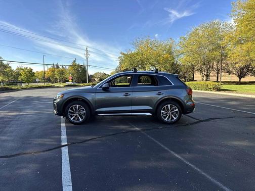 2022 Audi Q5 45 S line Premium Plus