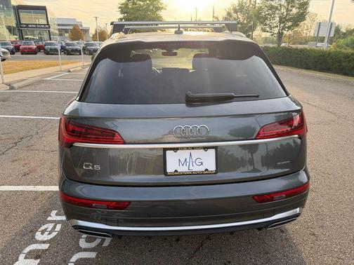 2022 Audi Q5 45 S line Premium Plus