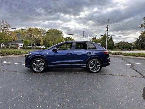 2023 Audi Q4 e-tron Premium Plus 50 quattro