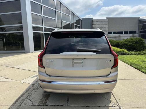 2026 Volvo XC90 B6 Plus 6-Seater