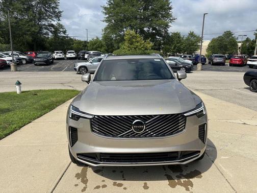 2026 Volvo XC90 B6 Plus 6-Seater