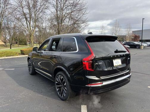 2026 Volvo XC90 B6 Plus 7-Seater