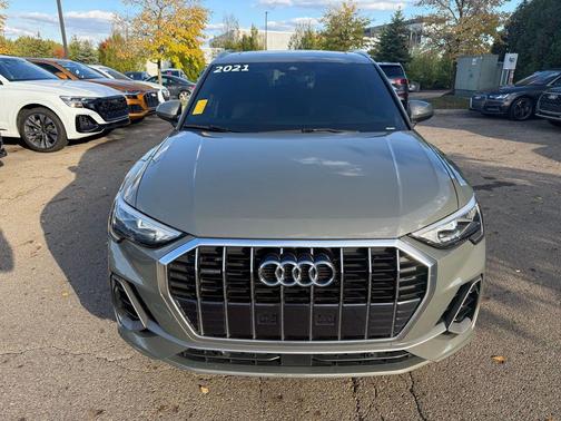 2021 Audi Q3 45 S line Premium