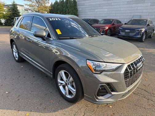 2021 Audi Q3 45 S line Premium