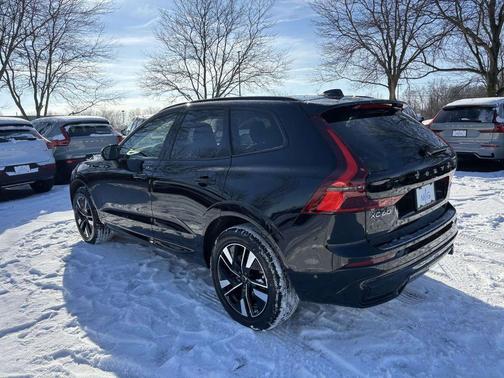 2026 Volvo XC60 B5 Plus