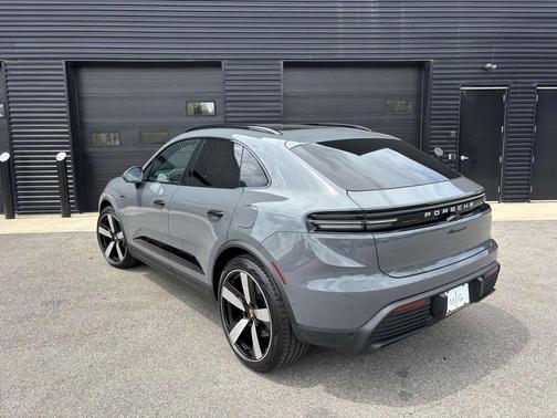 2025 Porsche Macan 4