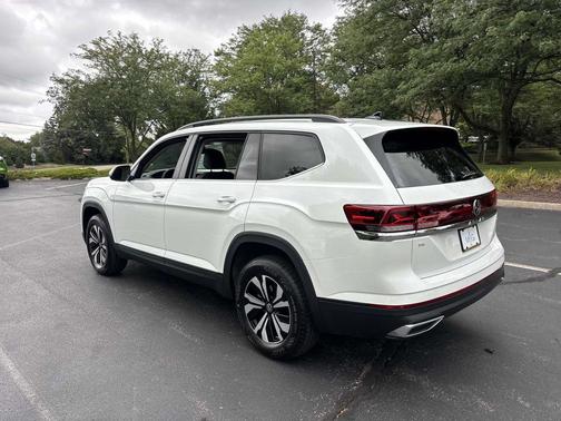 2026 Volkswagen Atlas 2.0T SE