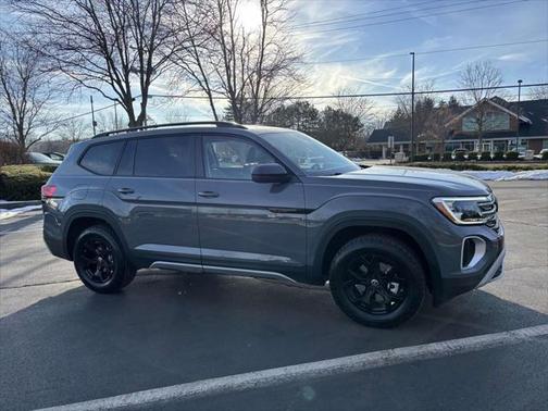 2025 Volkswagen Atlas 2.0T Peak Edition