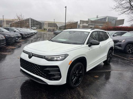 2026 Volkswagen Tiguan 2.0T SE R-Line Black 4MOTION