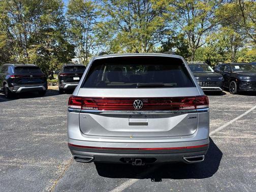 2026 Volkswagen Atlas 2.0T SE w/Technology 4MOTION