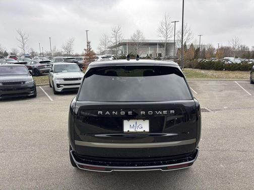 2026 Land Rover Range Rover P400 SE