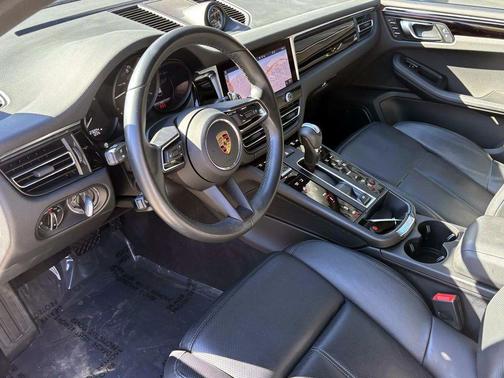 2024 Porsche Macan 