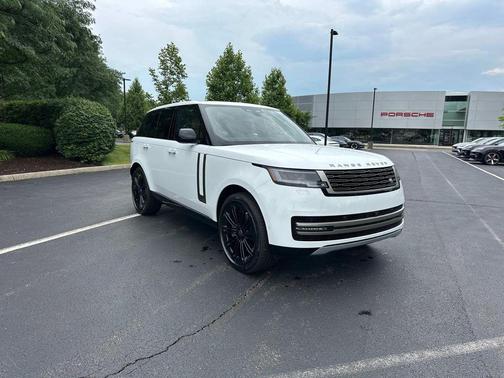 2025 Land Rover Range Rover P530 SE