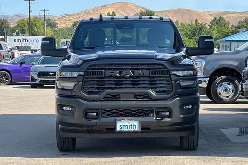 2025 RAM 2500 Tradesman Crew Cab 4x4 8' Box