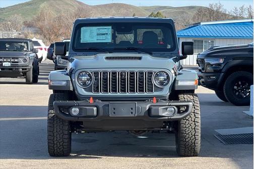 2025 Jeep Gladiator Mojave X