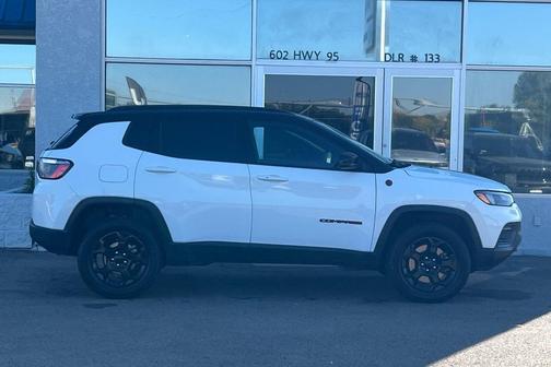 2023 Jeep Compass Trailhawk