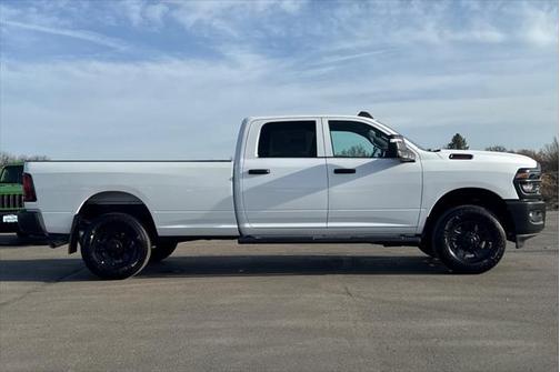 2025 RAM 3500 Tradesman Crew Cab 4x4 8' Box