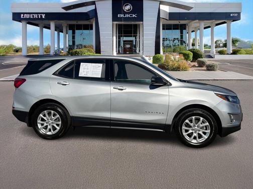 Silver Ice Metallic 2018 Chevrolet Equinox LS