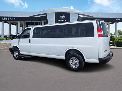 2022 Chevrolet Express 3500 LS