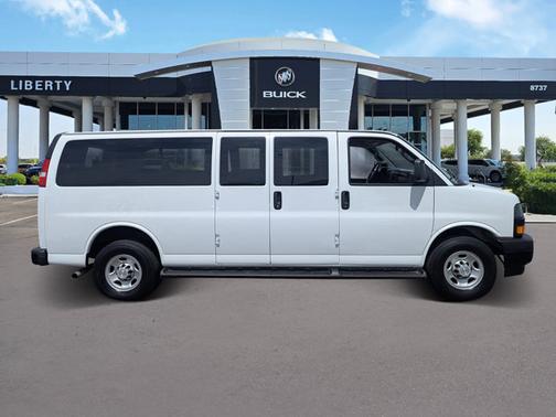 2022 Chevrolet Express 3500 LS