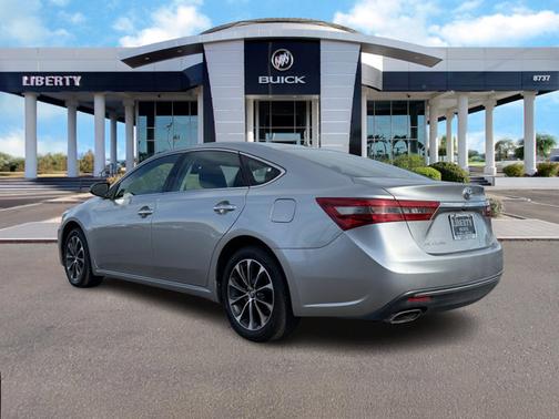 2018 Toyota Avalon XLE