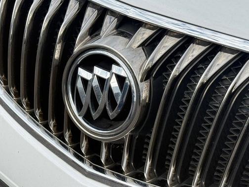 Summit White 2017 Buick Envision Essence