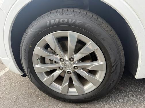 Summit White 2017 Buick Envision Essence