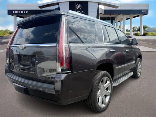 2017 Cadillac Escalade Luxury