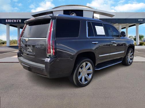2017 Cadillac Escalade Luxury