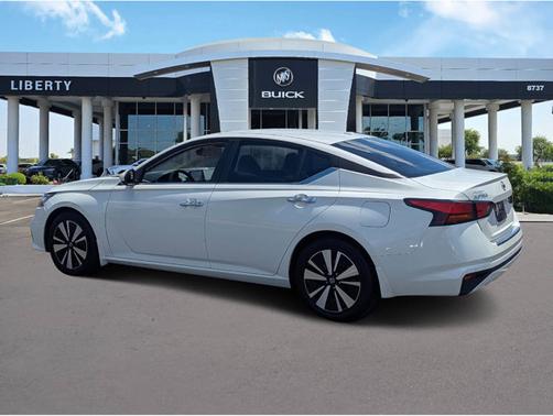 2021 Nissan Altima 2.5 SV