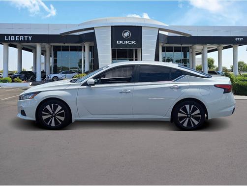 2021 Nissan Altima 2.5 SV