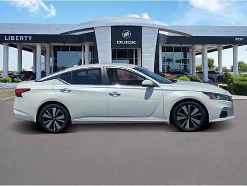 2021 Nissan Altima 2.5 SV