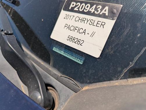 2017 Chrysler Pacifica Touring-L