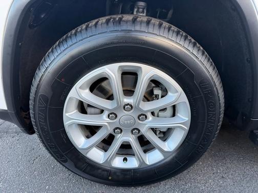 2021 Jeep Grand Cherokee Laredo E