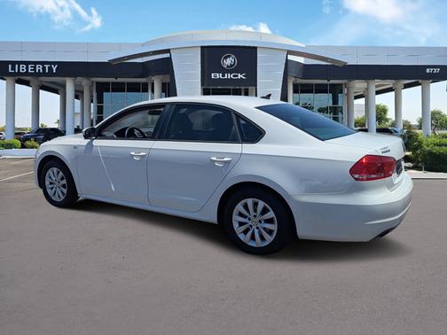 2014 Volkswagen Passat 1.8T Wolfsburg Edition
