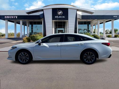 2020 Toyota Avalon XLE