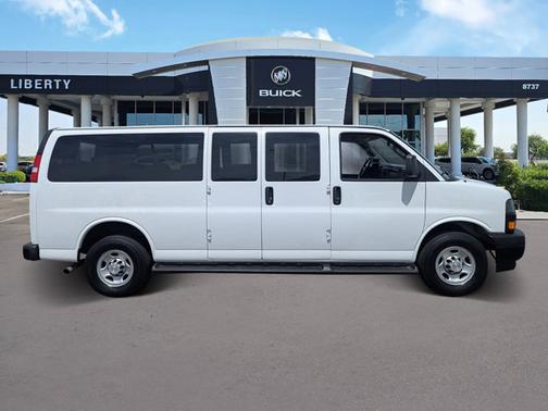 2022 Chevrolet Express 3500 LS