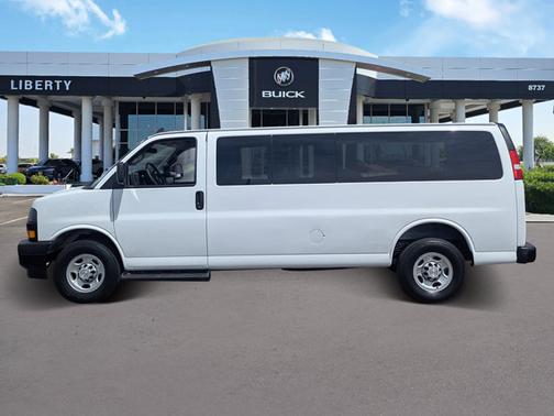 2022 Chevrolet Express 3500 LS