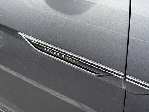 2022 Volkswagen Atlas Cross Sport 2.0T SE